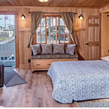 Whistling Winds Motel Lincoln City Buitenkant foto