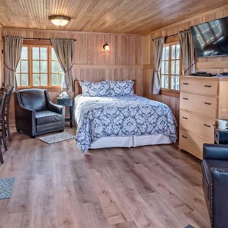 Whistling Winds Motel Lincoln City Buitenkant foto