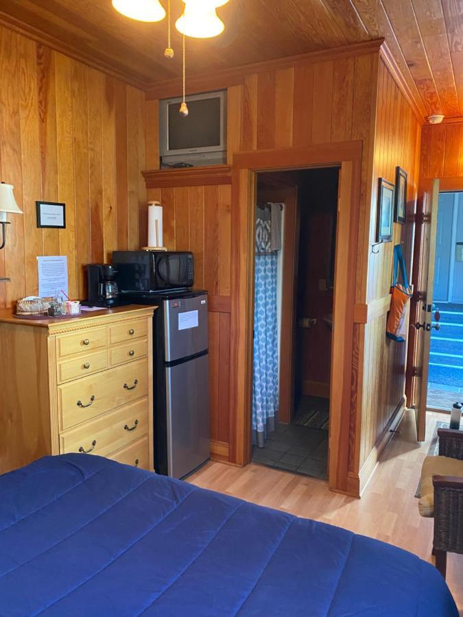 Whistling Winds Motel Lincoln City Buitenkant foto