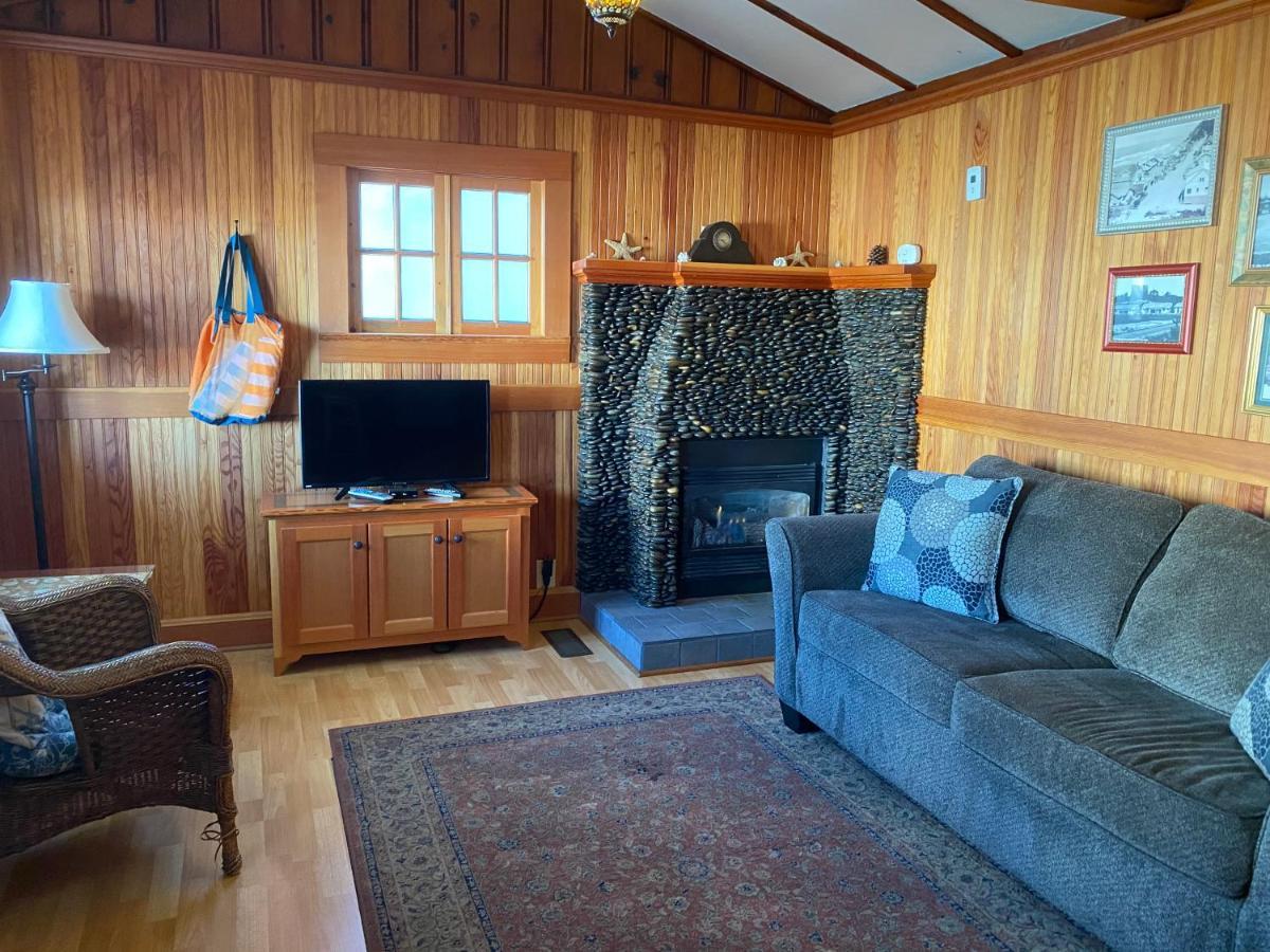 Whistling Winds Motel Lincoln City Buitenkant foto