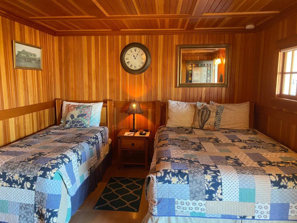 Whistling Winds Motel Lincoln City Buitenkant foto