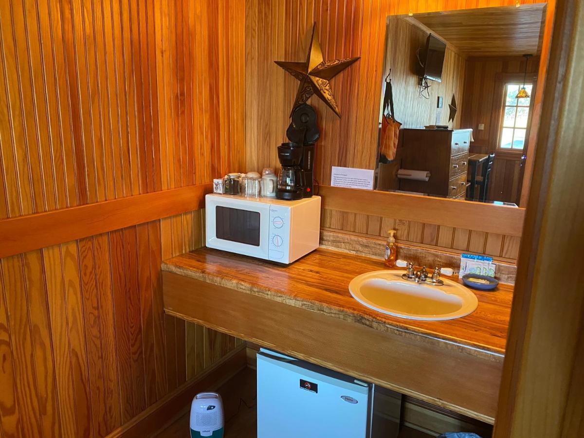 Whistling Winds Motel Lincoln City Buitenkant foto