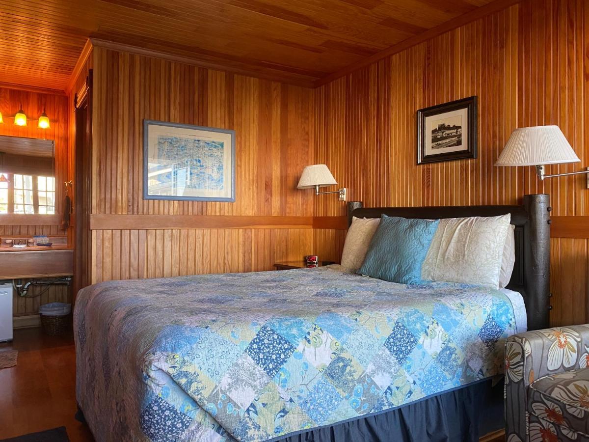 Whistling Winds Motel Lincoln City Buitenkant foto