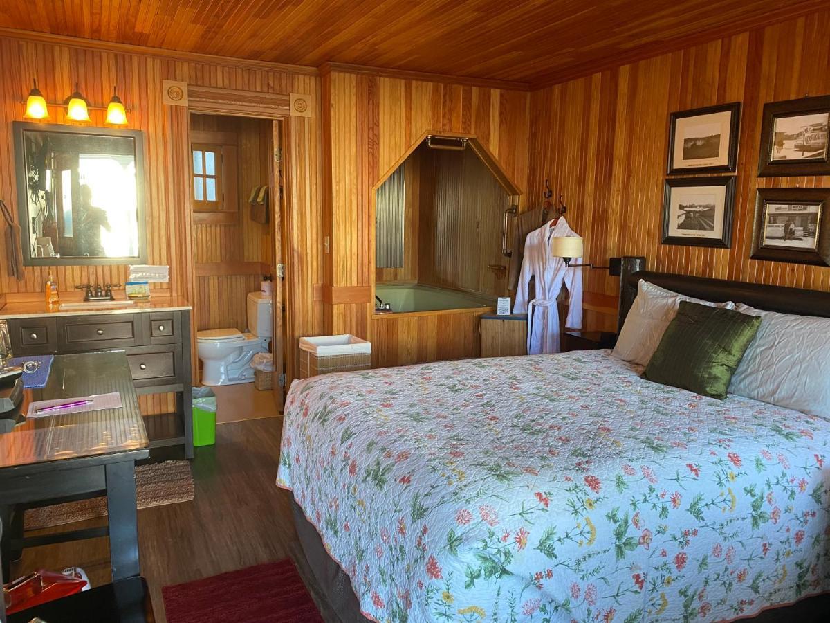 Whistling Winds Motel Lincoln City Buitenkant foto