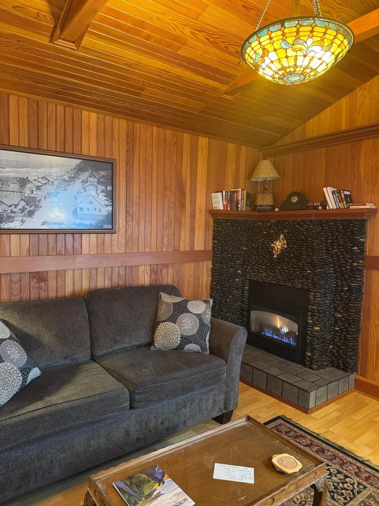 Whistling Winds Motel Lincoln City Buitenkant foto