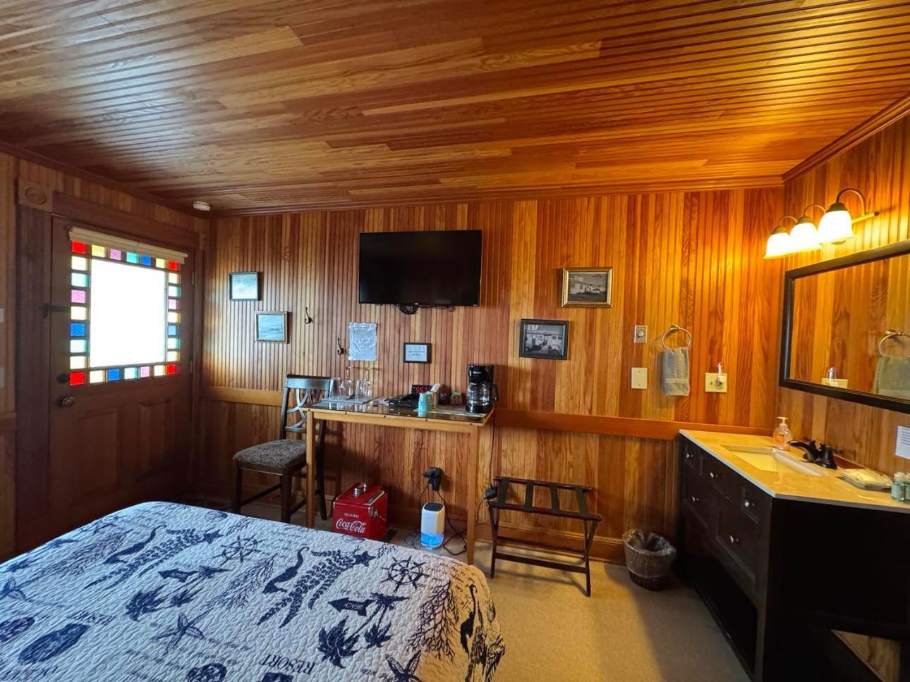 Whistling Winds Motel Lincoln City Buitenkant foto